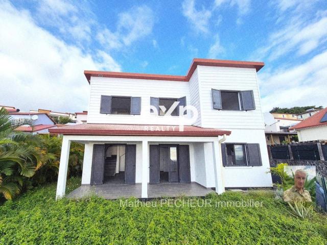 LA POSSESSION / STE THERESE/ MAISON F4 de 111 m2