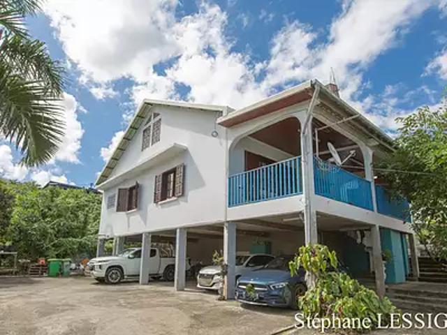 La Possession 97419 Achat / Vente maison 9 pièces t9 au dernier étage terrasse