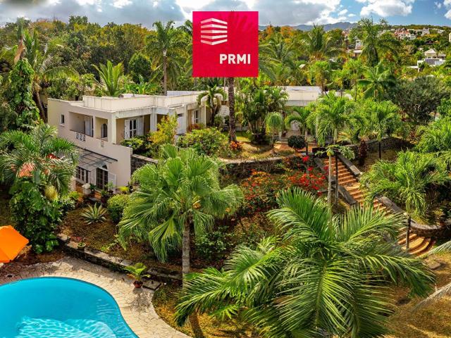 LA POSSESSION/SAINTE THERESE: Villa d'Architecte 350 m² sur te