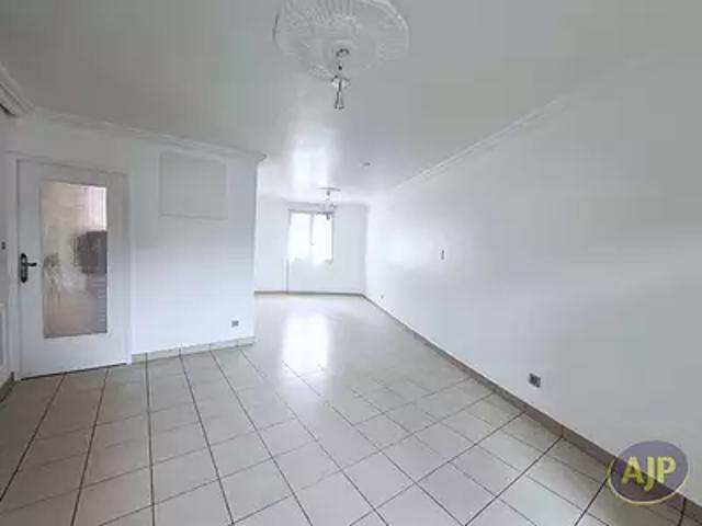 La Pouëze 49370 Location maison 4 pièces t4 au dernier étage terrasse