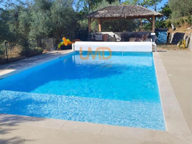 Villa contemporaine plain pied avec vue panoramique à Callas