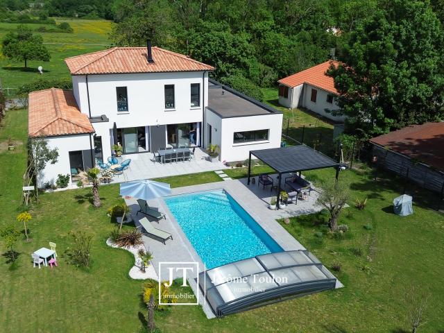 LA PRESTIGIEUSE