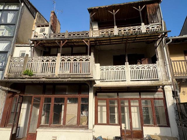 LA REOLE Investissement: ensemble immobilier à fort potentiel
