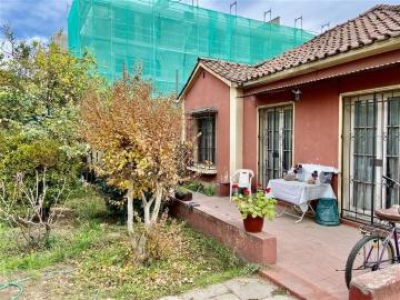 La Reina, Amplio terreno en casa familiar en la reina