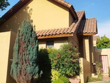 La Reina, Escritor benjamin subercaseaux 10191