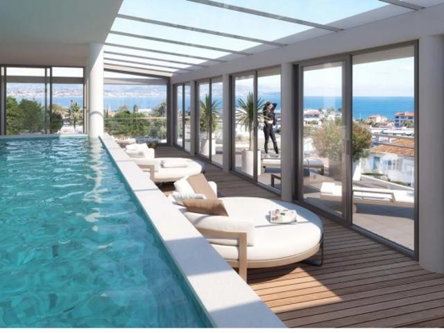 La résidence avec piscine et vues degagees