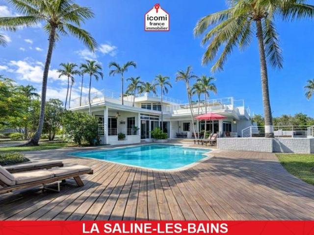 LA REUNION La Saline Les Bains 97434 A VENDRE VILLA DE 470 M² AVEC DEUX STUDIOS INDEPENDANTS VUE MER PANORAMIQUE PRESTATIONS LUXUEUSES PISCINE JACUZZIS GARAGE RARE