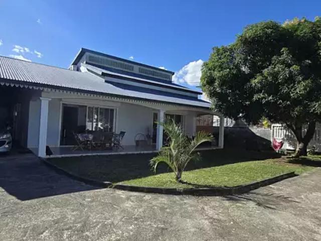 La rivière 97421 Location maison 5 pièces t5