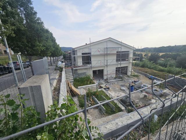 LA ROCA DEL VALLÈS ST.AGNÈS DE MALANYANES: MAGNÍFICA CASA UNIFAMILIAR AISLADA PARA TERMINAR A SU GUSTO !