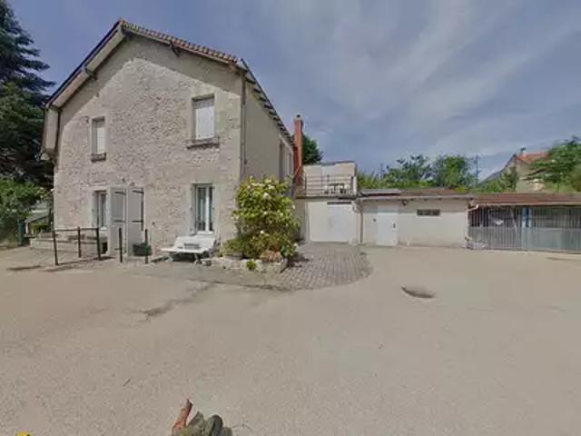 La Roche Posay 86270 Achat / Vente maison 8 pièces t8 au dernier étage