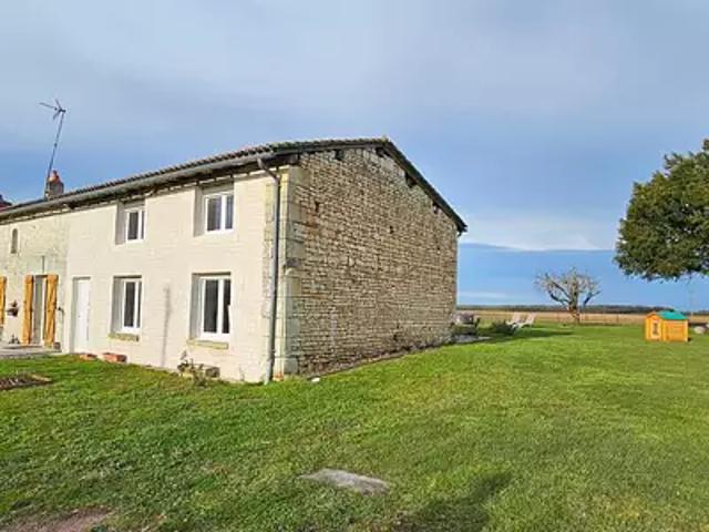 La Roche Rigault 86200 Achat / Vente maison 3 pièces t3 jardin terrasse