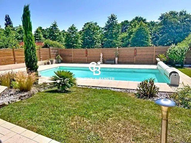 La Roche sur Yon, maison 5 chambres, avec piscine chauffée e. 188m² La Roche sur Yon