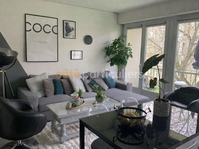 LA ROCHE SUR YON QUARTIER DES FLEURS APPARTEMENT T3 2 CHAMBRES 65,7 M2 POSSIBILITE 3 CHAMBRES LOGGIA FERMEE BALCON OUEST