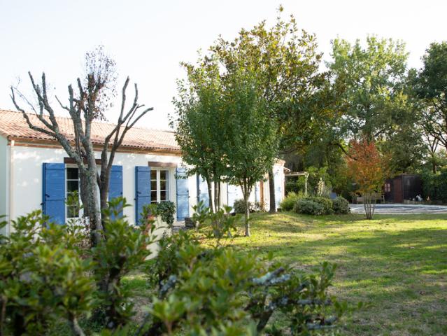 La Roche sur Yon Sud, sur la commune d'Aubigny, maison de style rétais de 179 m², 5 chambres, 2334 m² avec piscine