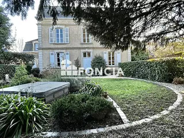La Roche sur Yon 85000 Achat / Vente maison 10 pièces t10 cave