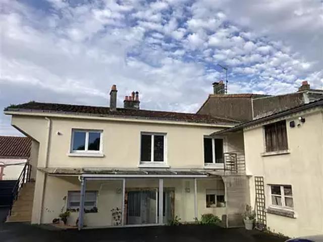 La Roche sur Yon 85000 Achat / Vente maison 11 pièces t11 au dernier étage parking
