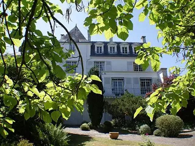 La Roche sur Yon 85000 Achat / Vente maison 15 pièces t15 parking