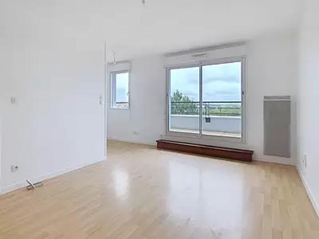 La Roche sur Yon 85000 Location appartement 2 pièces t2 au dernier étage