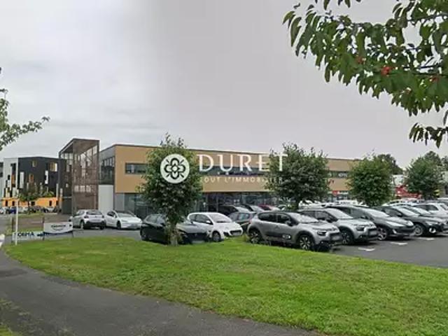 La Roche sur Yon 85000 Location divers au dernier étage parking