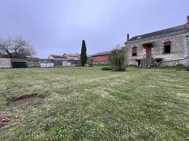 La Rochefoucauld en Angoumois 16110 Achat / Vente maison 7 pièces t7 parking