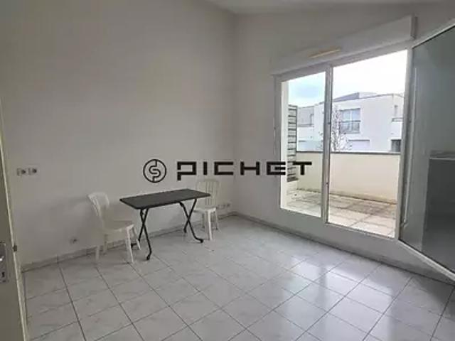 La Rochelle 17000 Achat / Vente appartement 2 pièces t2 au dernier étage parking