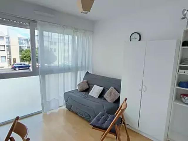La Rochelle 17000 Location appartement 1 pièce t1 au dernier étage