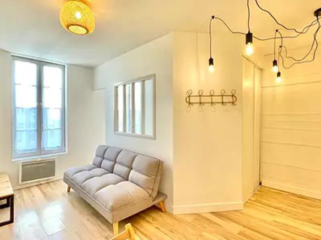 La Rochelle 17000 Location appartement 1 pièce t1 au dernier étage
