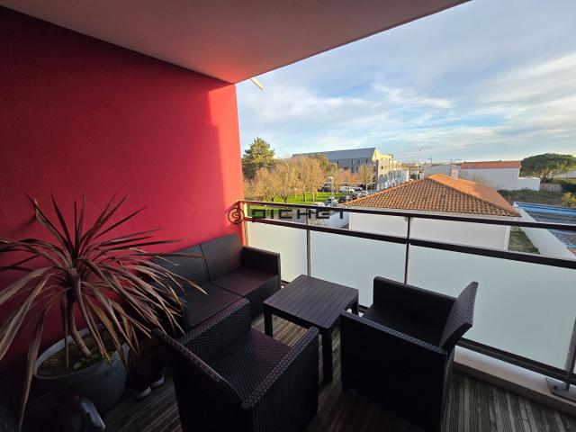 LA ROCHELLE Appartement 2 pièces avec terrasse et parking