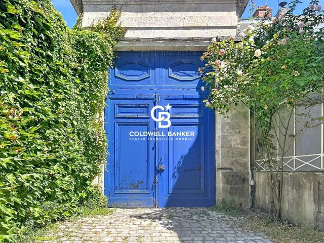 La Rochelle Centre Ville: Hôtel Particulier du XVIIIe siècl. 405m² La Rochelle