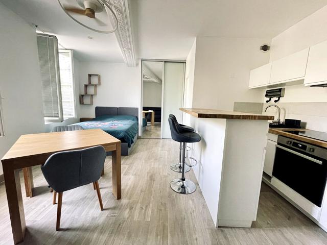 La Rochelle Centre ville Studio de 27 m2 avec vue sur le Vieux Port