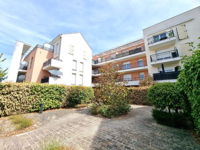 LA ROCHETTE CENTRE VILLE APPARTEMENT 2 PIECES 1 CHAMBRE BALCON PARKING PRIVATIF SOUS SOL