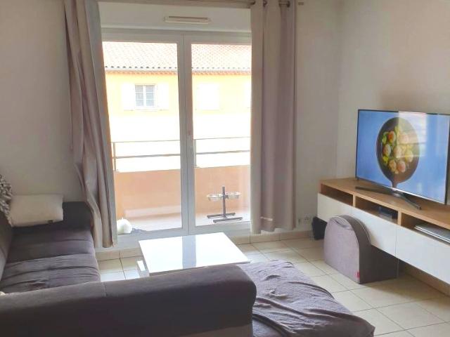 La Roque D'Anthéron: appartement T3 de 64 m2