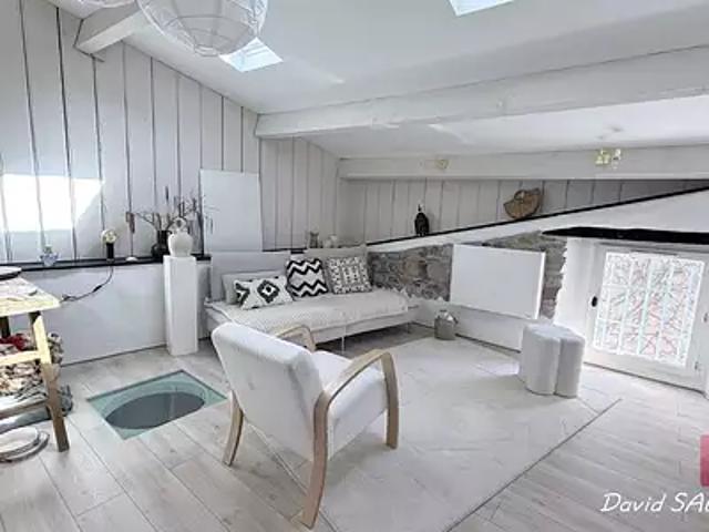 La Roquebrussanne 83136 Achat / Vente maison 4 pièces t4 au dernier étage cave