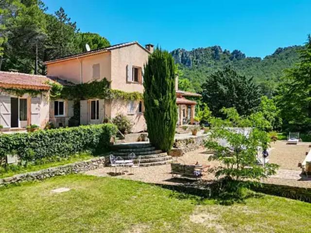 La Roquebrussanne 83136 Achat / Vente maison