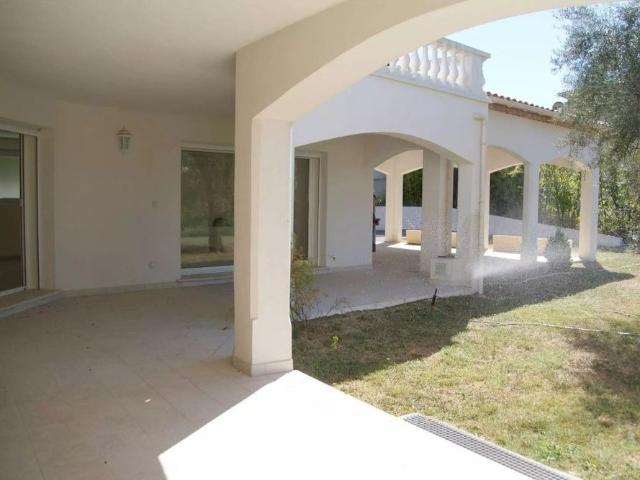 La Roquette sur Siagne, villa à louer