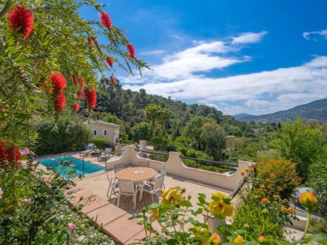 LA ROQUETTE SUR SIAGNE VILLA FAMILIALE VUE PANORAMIQUE