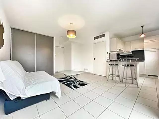 La Roquette sur Siagne 06550 Location appartement 1 pièce t1 piscine terrasse