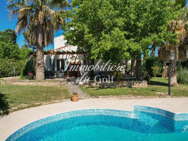 LA SERENITY Villa T5 de 215m2 Dépendance T2 50m2 Terrain