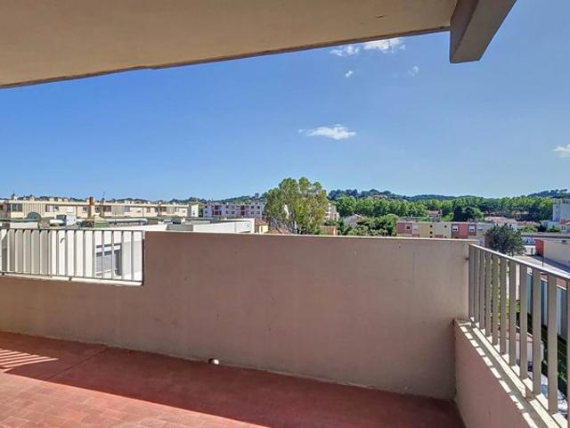 LA SEYNE SUR MER CENTRE VILLE JOLI 3 PIECES EN DERNIER ETAGE