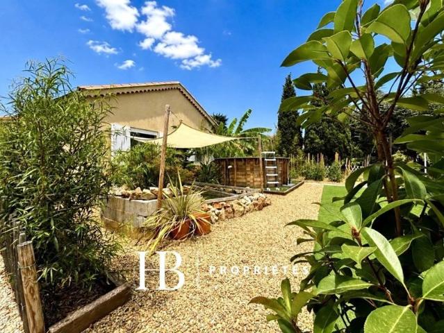 La Seyne sur Mer, entre les Sablettes et Mar Vivo, maison de 80 m² + garage et dépendance