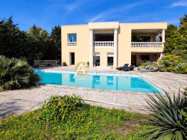 LA SEYNE SUR MER, propriété de 200 m2 sur 5800 m2 bien clos