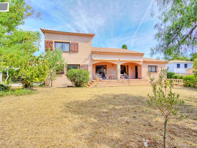 LA SEYNE SUR MER SECTEUR SUD MAISON T4 DE 205M2 AVEC TERRAIN DE 843M2