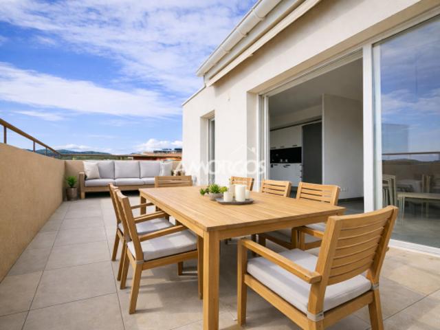 LA SEYNE SUR MER, Type 4 de 82.41 m2 habitables avec toit te