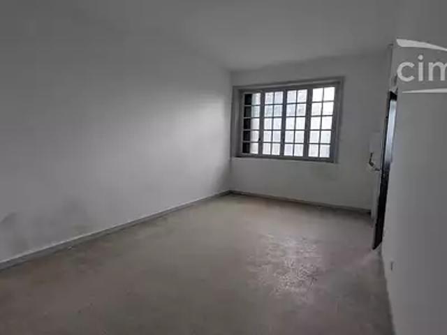 Lamure sur Azergues 69870 Location divers 2 pièces