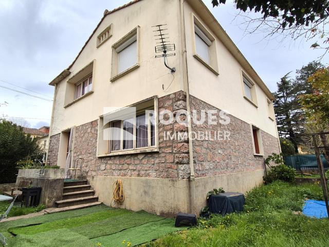 LAMALOU LES BAINS à vendre center ville Immeuble de 2 appartements T2 et T4