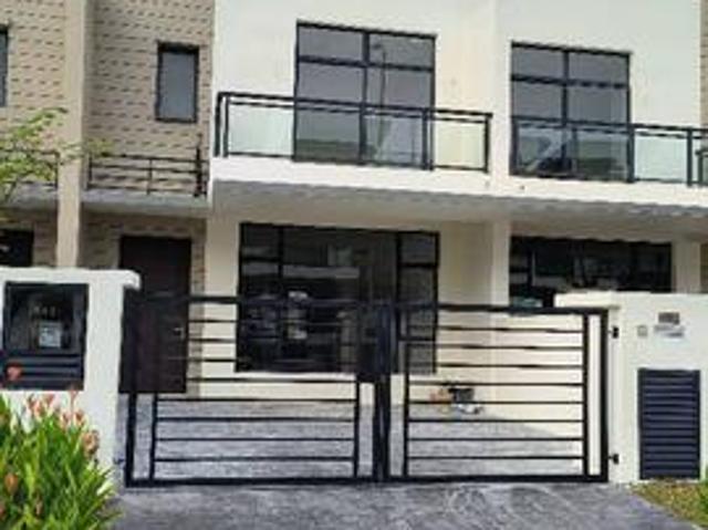 Laman Harmoni Double Storey Terrace House 4bed Tampoi Johor Bahru