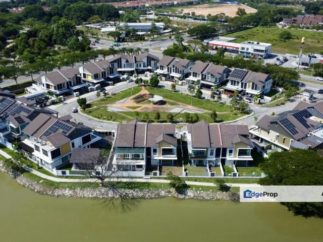 Laman Lakeside