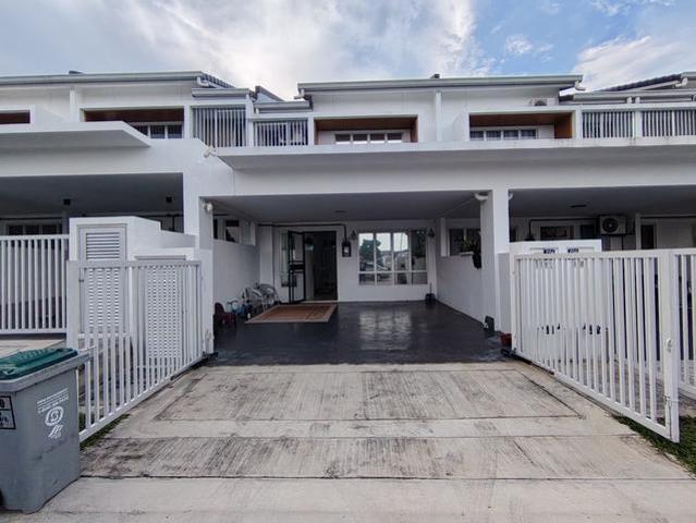 Laman Sendayan Freehold Facing Open 2 Storey Fully Furnished Guarded