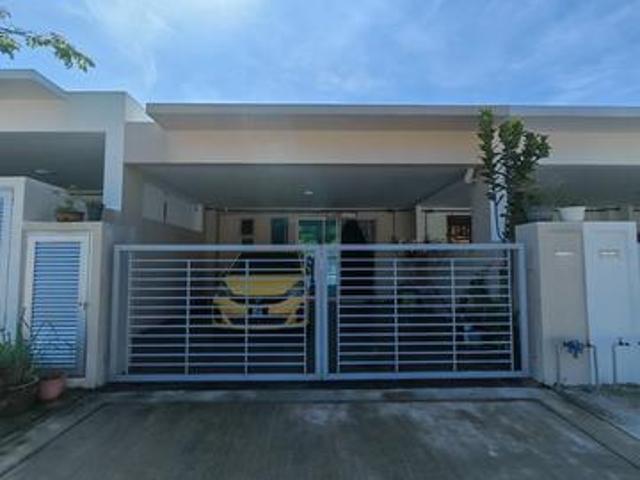 Laman Sendayan Open Facing Single Storey Terrace Guarded