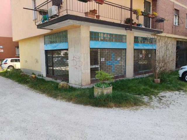 Lamarmora Brescia 2 Locale di 100mq con ampie vetrine